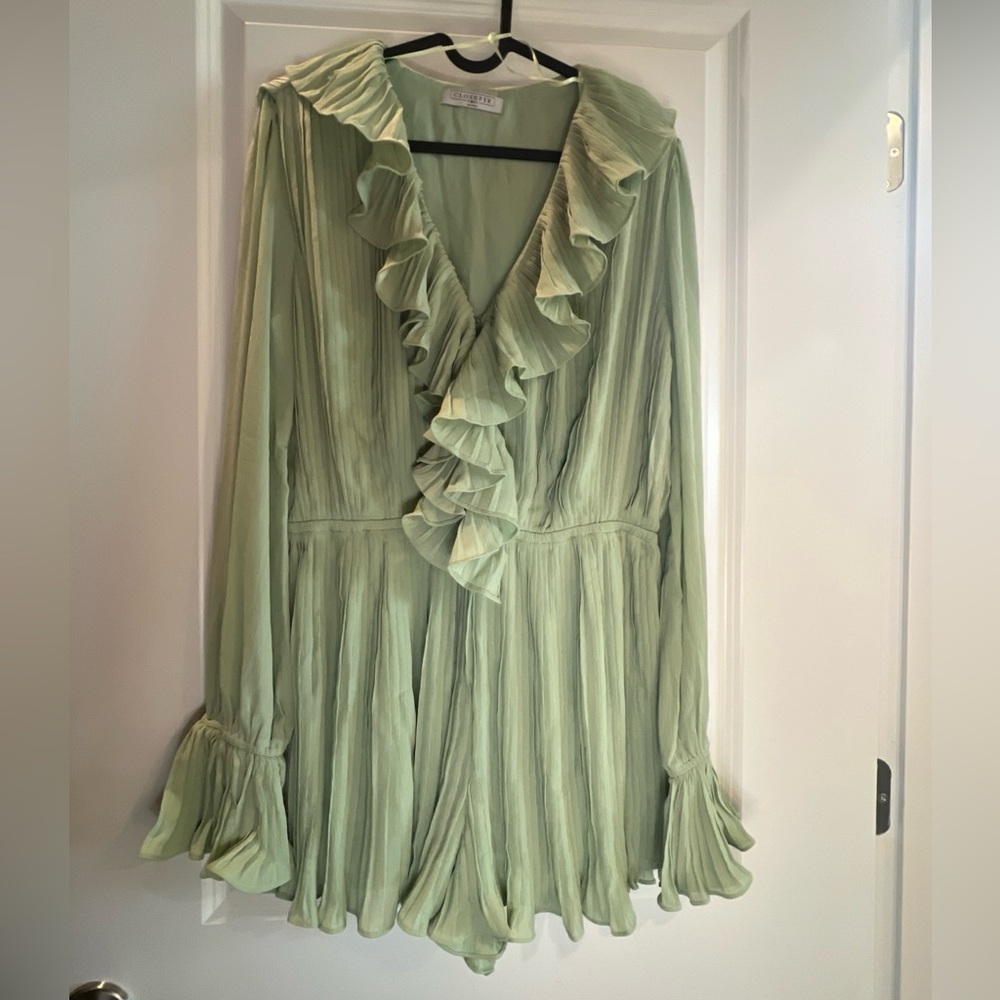 CLOSETTE CHIC Ruffled pleated Green Long Sleeve romper size M